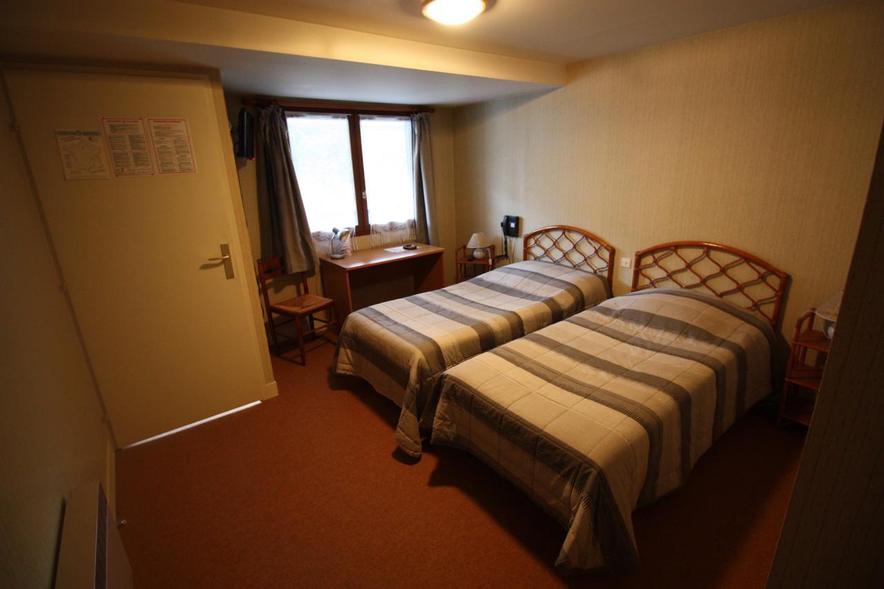 Hotel Les Deux Sapins Cailly-sur-Eure Δωμάτιο φωτογραφία