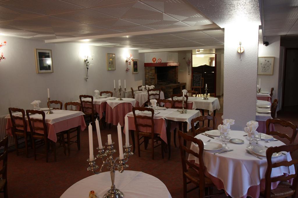 Hotel Les Deux Sapins Cailly-sur-Eure Εξωτερικό φωτογραφία