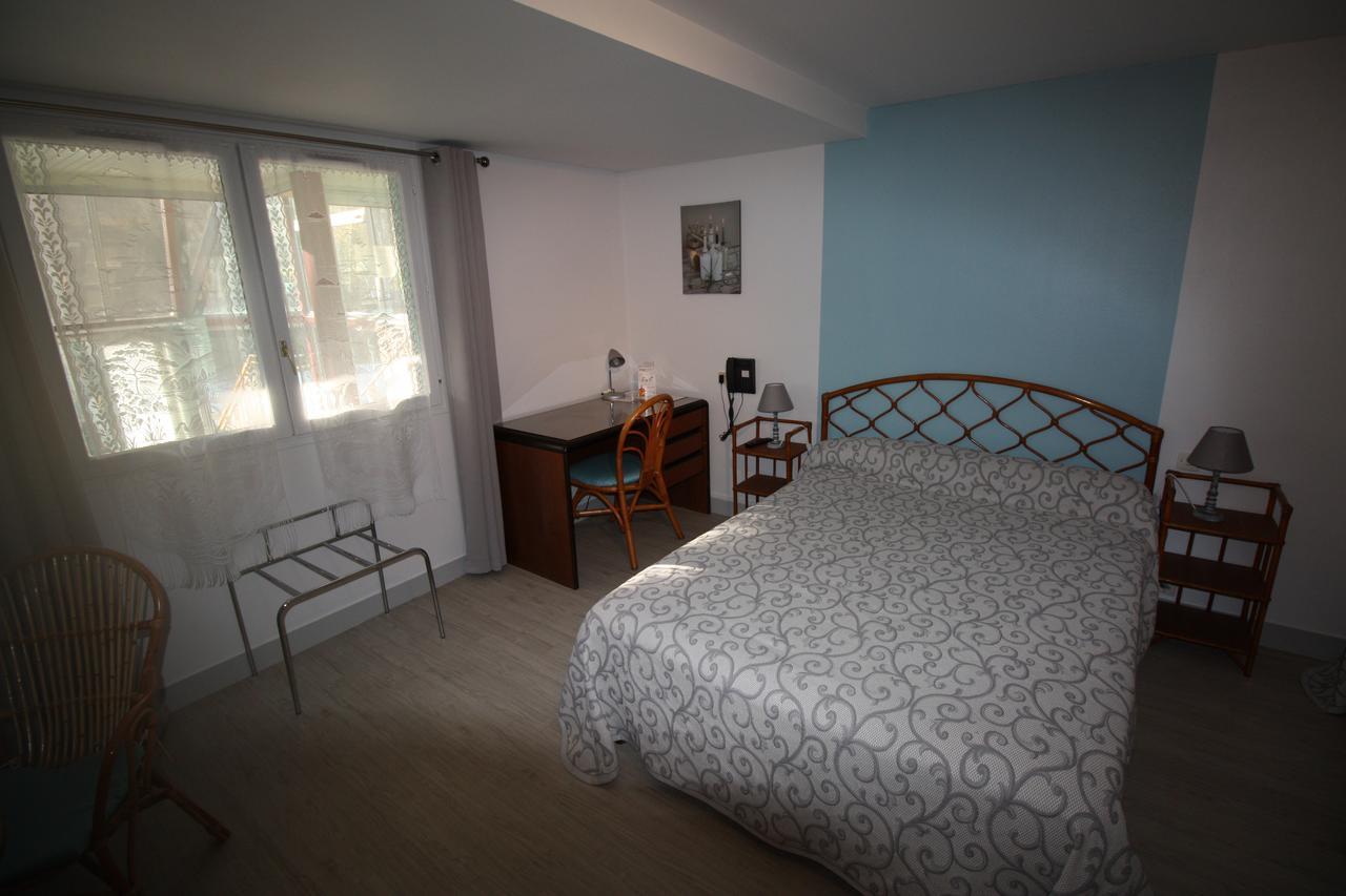 Hotel Les Deux Sapins Cailly-sur-Eure Εξωτερικό φωτογραφία