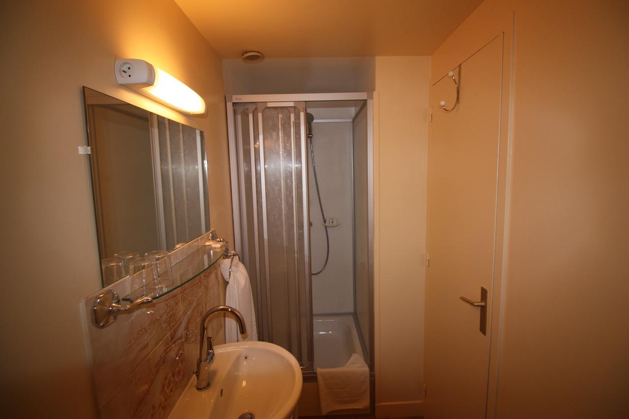 Hotel Les Deux Sapins Cailly-sur-Eure Εξωτερικό φωτογραφία