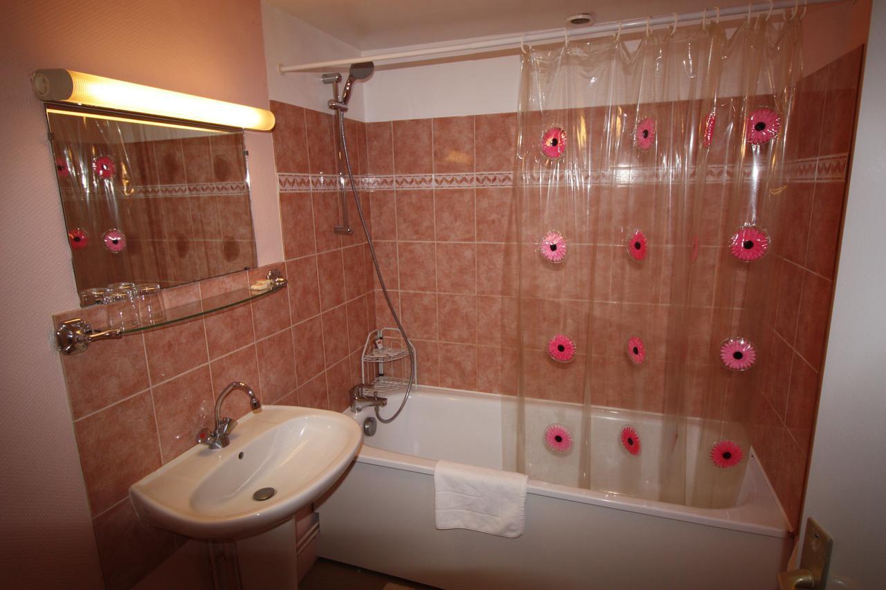 Hotel Les Deux Sapins Cailly-sur-Eure Εξωτερικό φωτογραφία