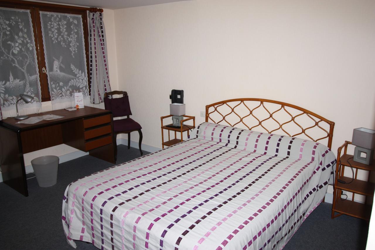 Hotel Les Deux Sapins Cailly-sur-Eure Εξωτερικό φωτογραφία