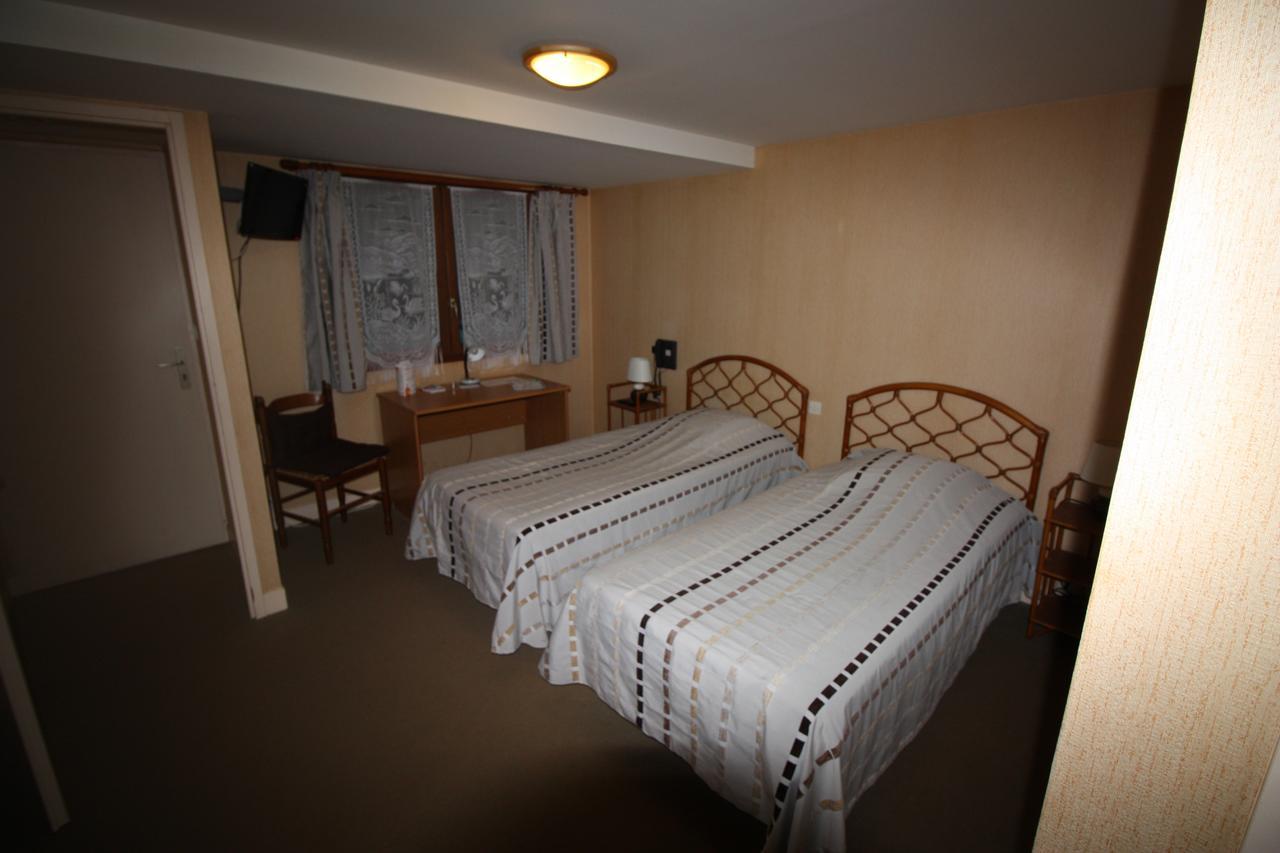 Hotel Les Deux Sapins Cailly-sur-Eure Εξωτερικό φωτογραφία